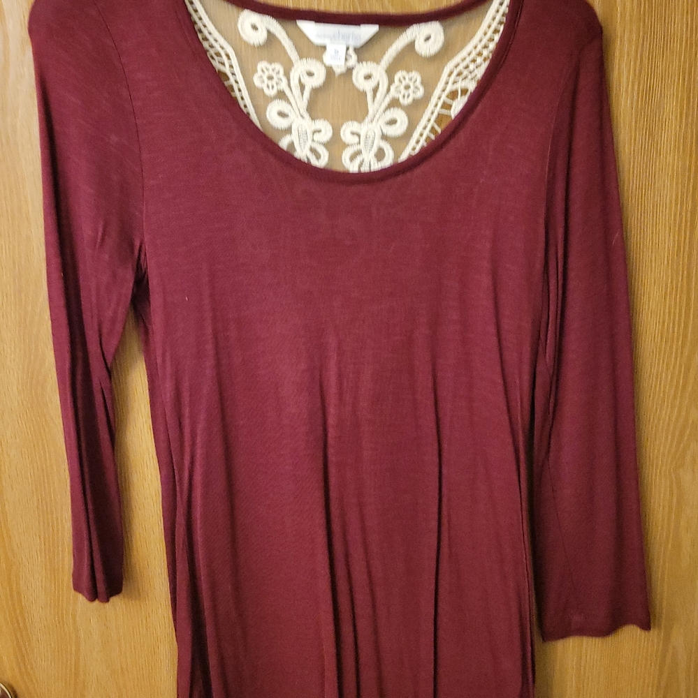 3/4 sleeve lace back shirt!